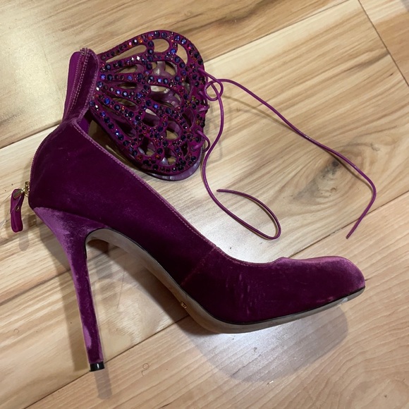 Sergio Rossi Shoes - Sergio Rossi crystal pumps Sz 38